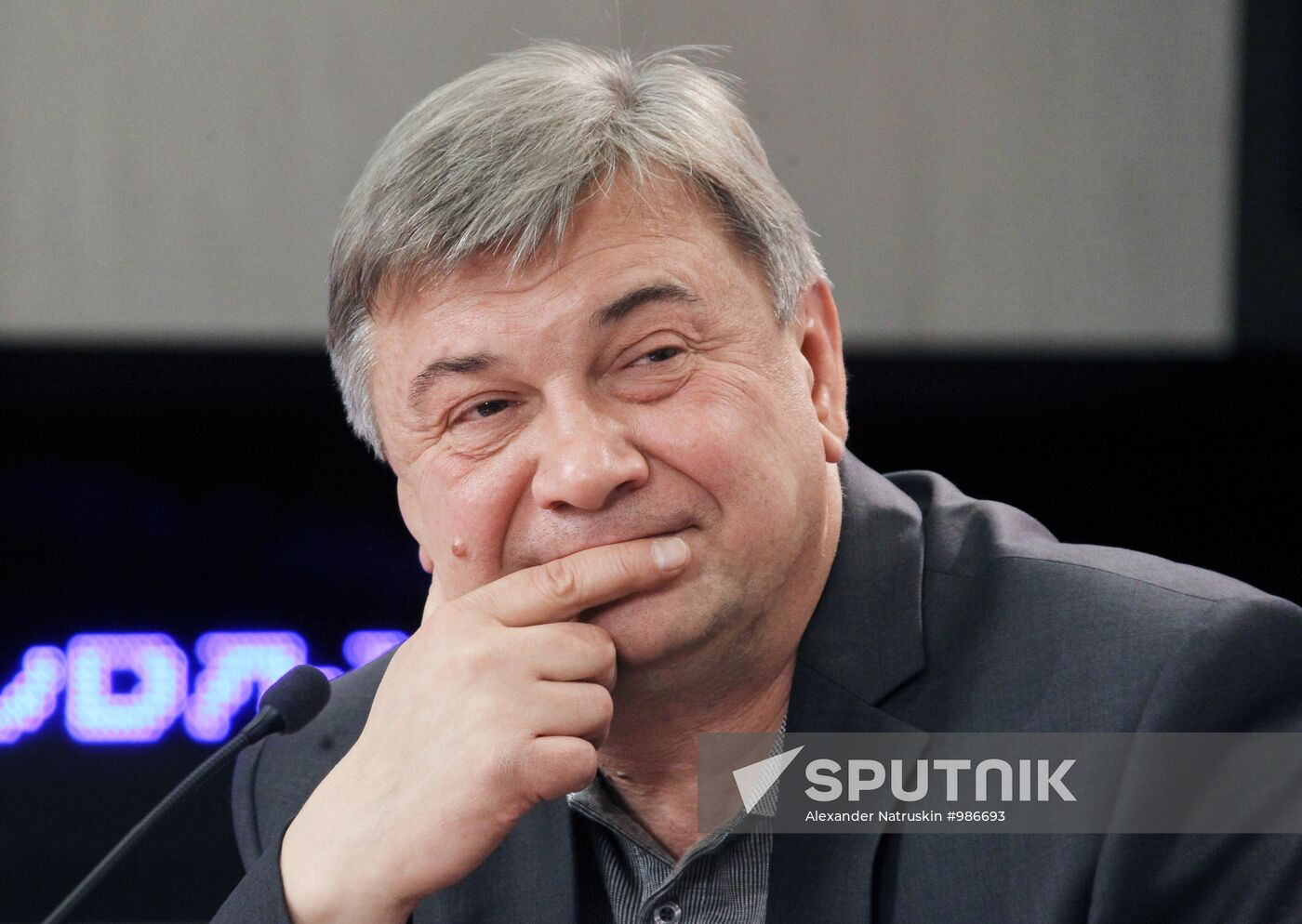 News conference on Famous People Lessons