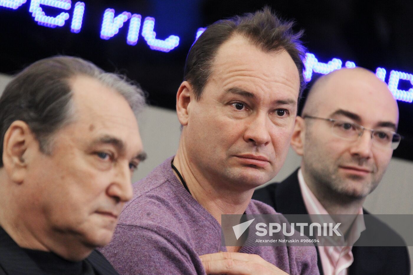 News conference on Famous People Lessons