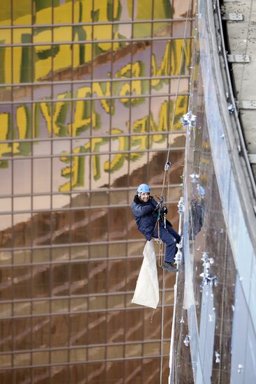 Putting up multi-story building in Moscow City area