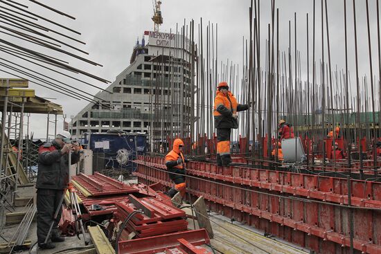 Putting up multi-story building in Moscow City area