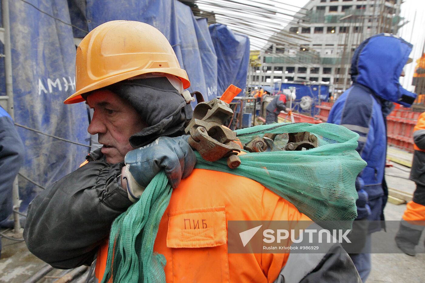 Putting up multi-story building in Moscow City area