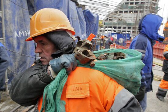 Putting up multi-story building in Moscow City area