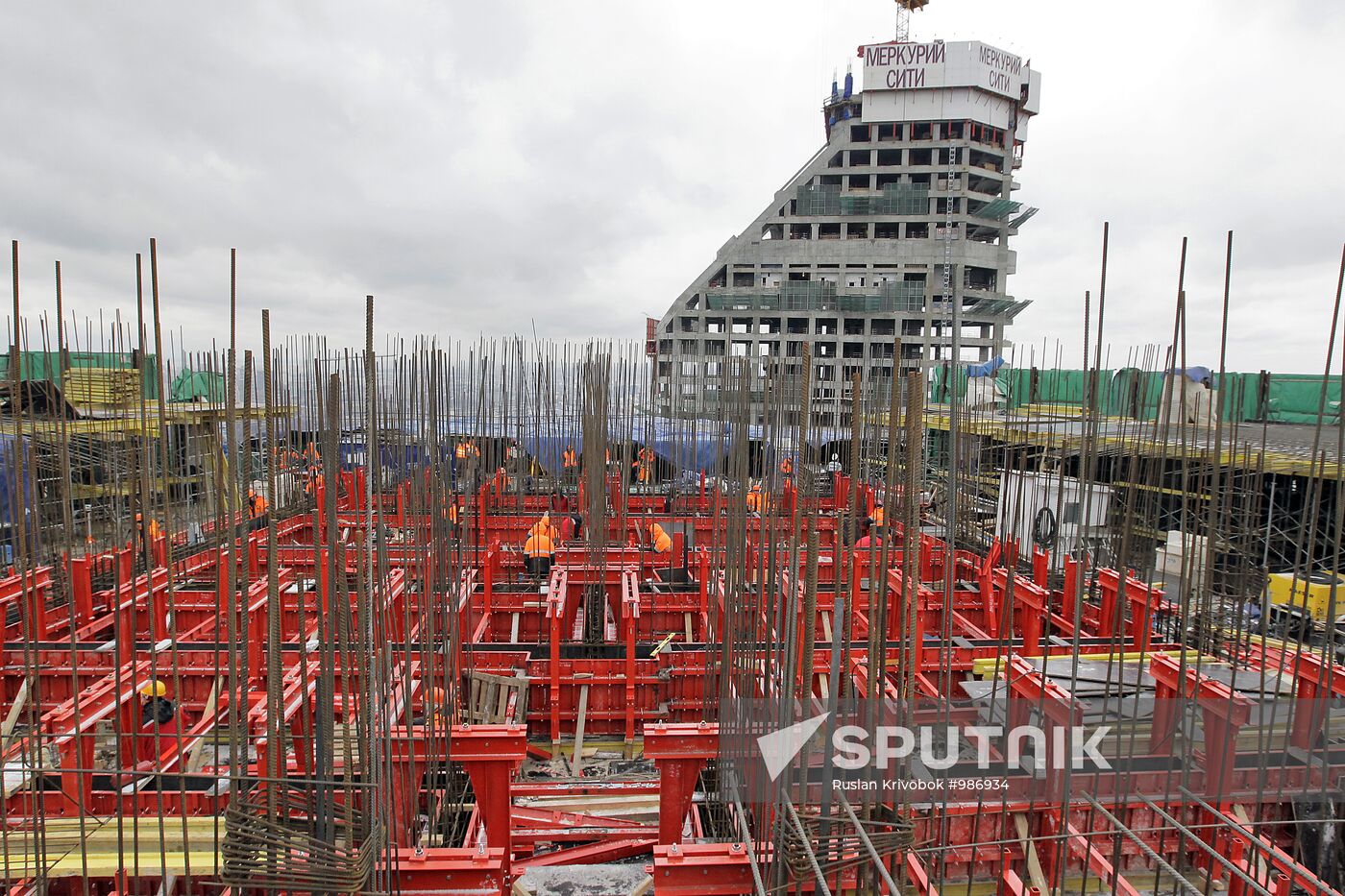 Putting up multi-story building in Moscow City area