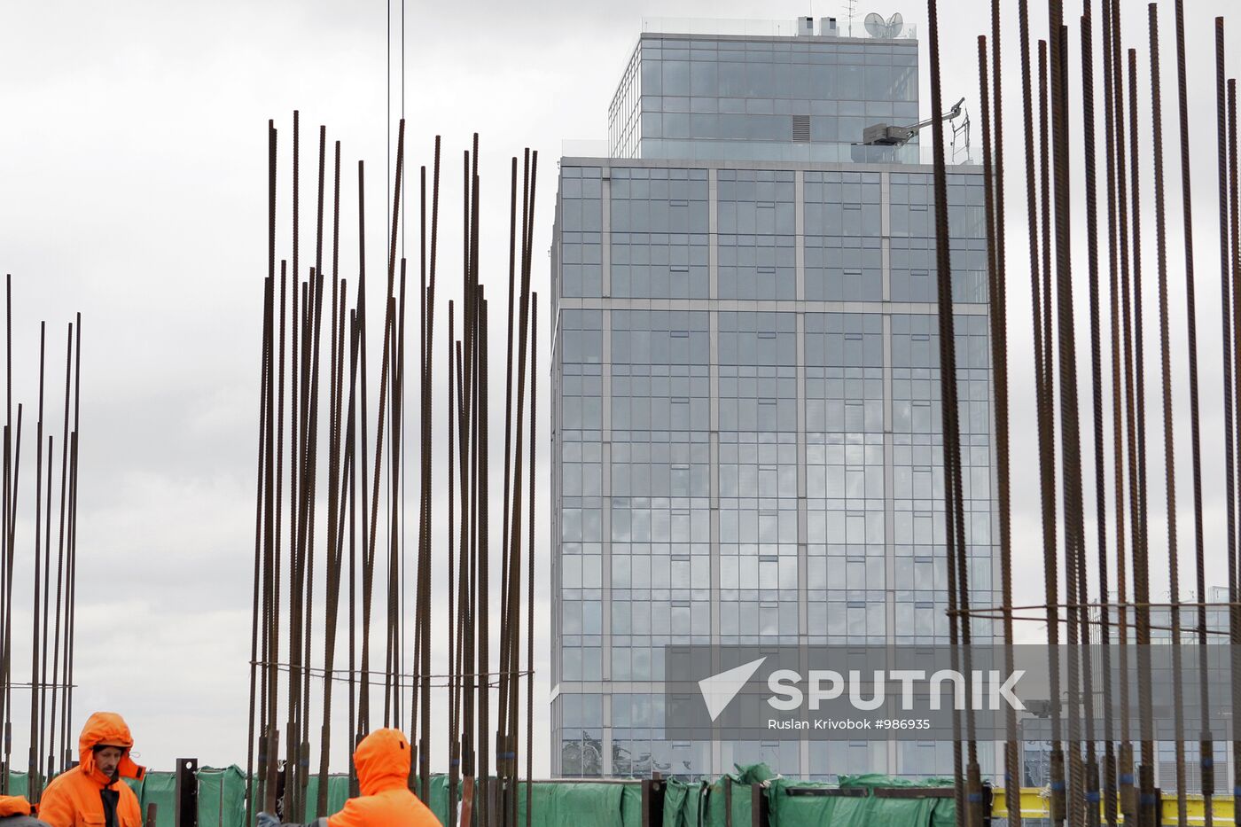 Putting up multi-story building in Moscow City area