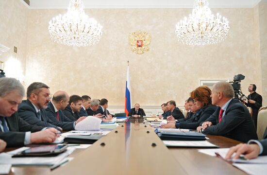 Vladimir Putin conducts Government Presidium meeting