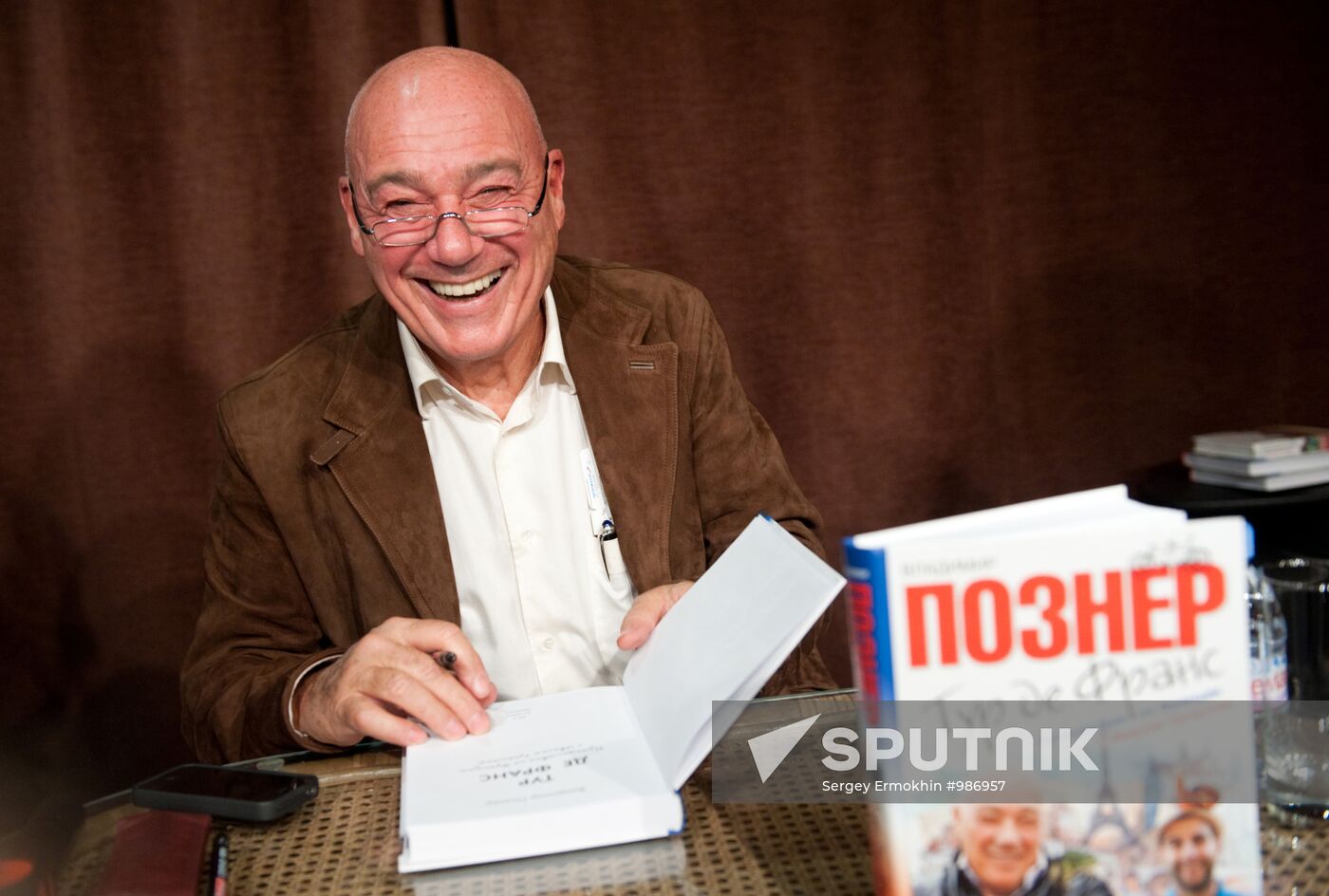 Meeting with Vladimir Pozner at Bukvoyed bookshop