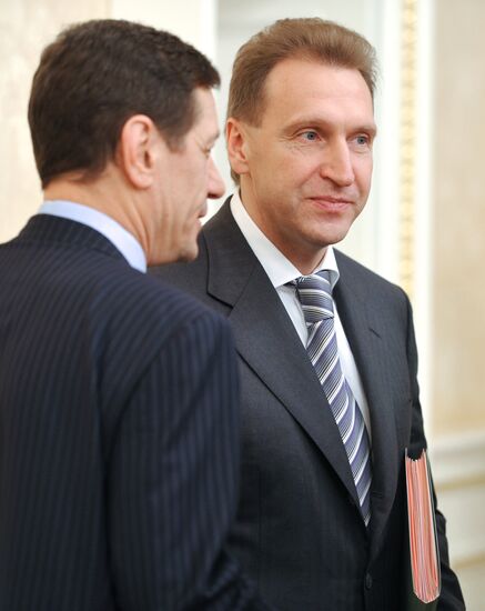 Vladimir Putin conducts Government Presidium meeting