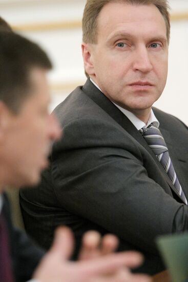 Vladimir Putin conducts Government Presidium meeting