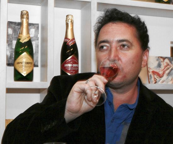 Abrau-Durso Sparkling Wine House holds art dinner