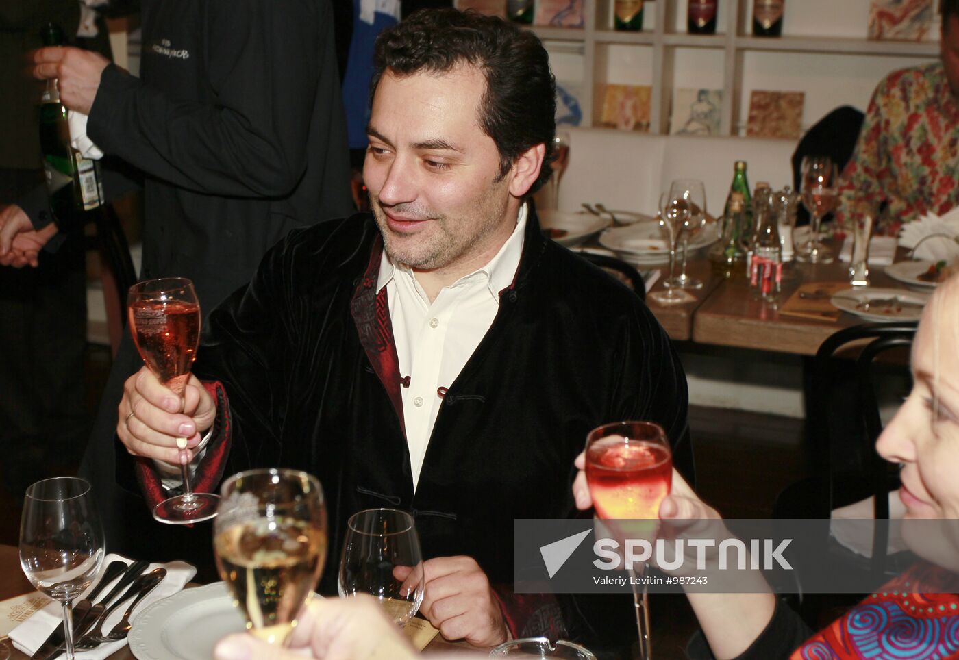 Abrau-Durso Sparkling Wine House holds art dinner