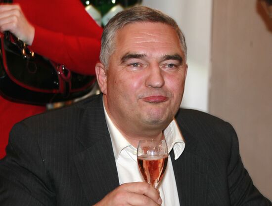 Abrau-Durso Sparkling Wine House holds art dinner