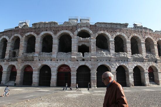 Cities of the world. Verona.