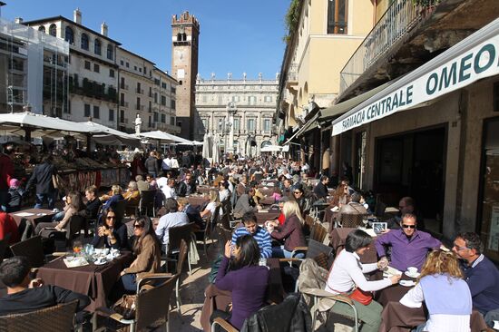 Cities of the world. Verona.