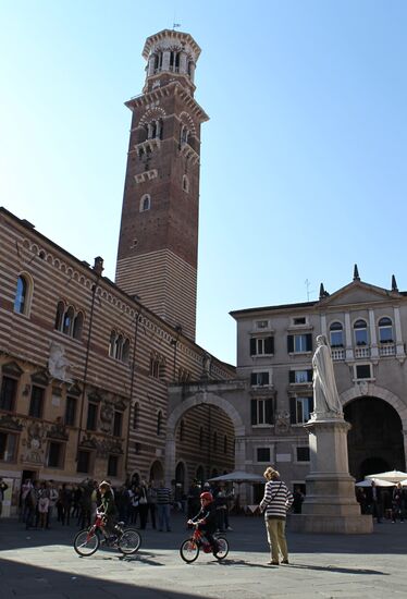 Cities of the world. Verona.
