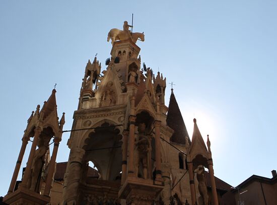 Cities of the world. Verona.