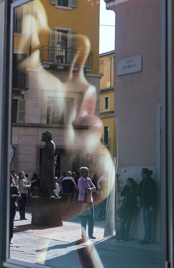 Cities of the world. Verona