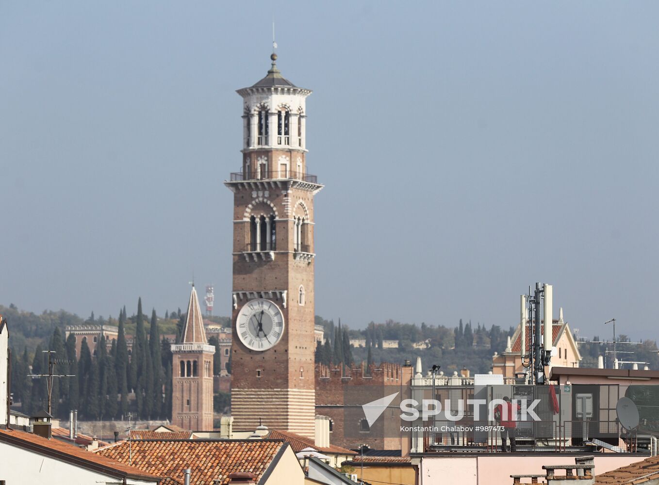 Cities of the world. Verona