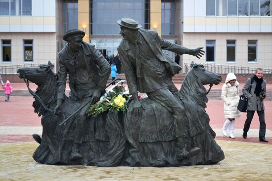Monument to artists Yury Nikulin and Mikhail Shuidin in Kursk