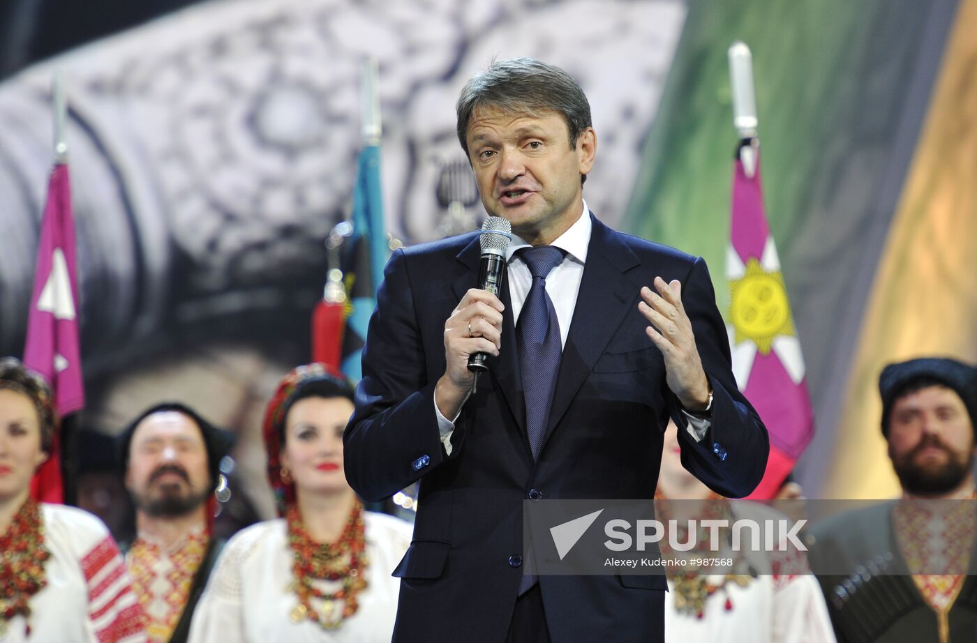 Kuban Cossack Choir performs anniversary concert