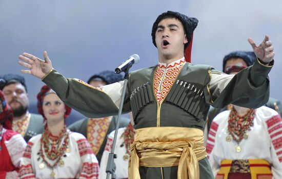 Kuban Cossack Choir performs anniversary concert