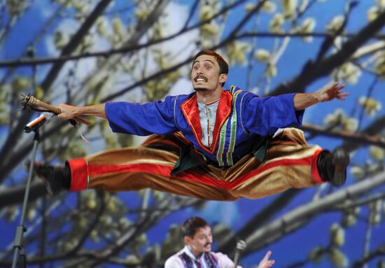 Kuban Cossack Choir performs anniversary concert