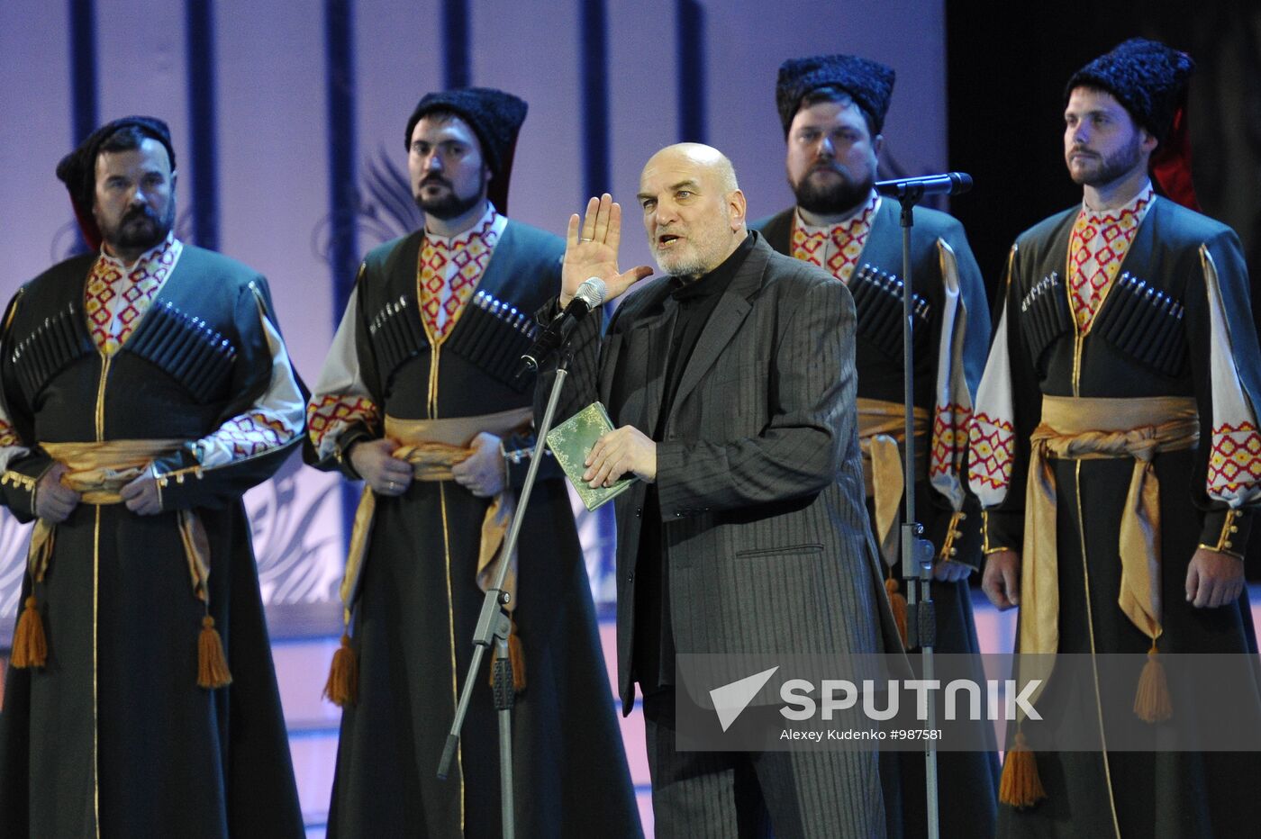 Kuban Cossack Choir performs anniversary concert