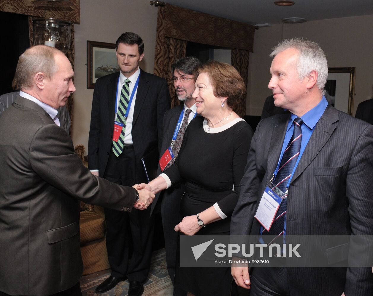 Vladimir Putin meets with Valdai Discussion Club members