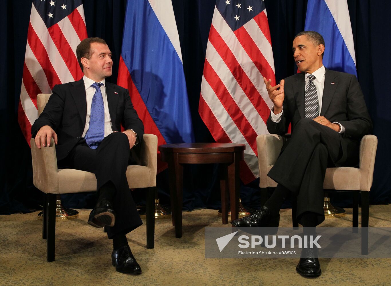 Dmitry Medvedev holds bilateral meetings at APEC summit