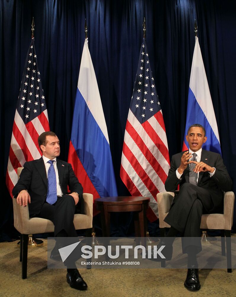 Dmitry Medvedev holds bilateral meetings at APEC summit