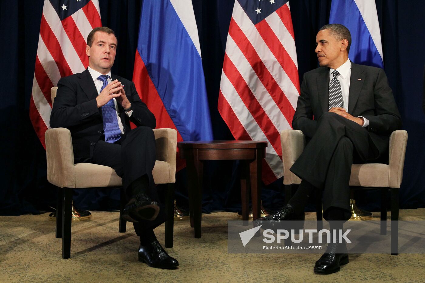 Dmitry Medvedev holds bilateral meetings at APEC summit