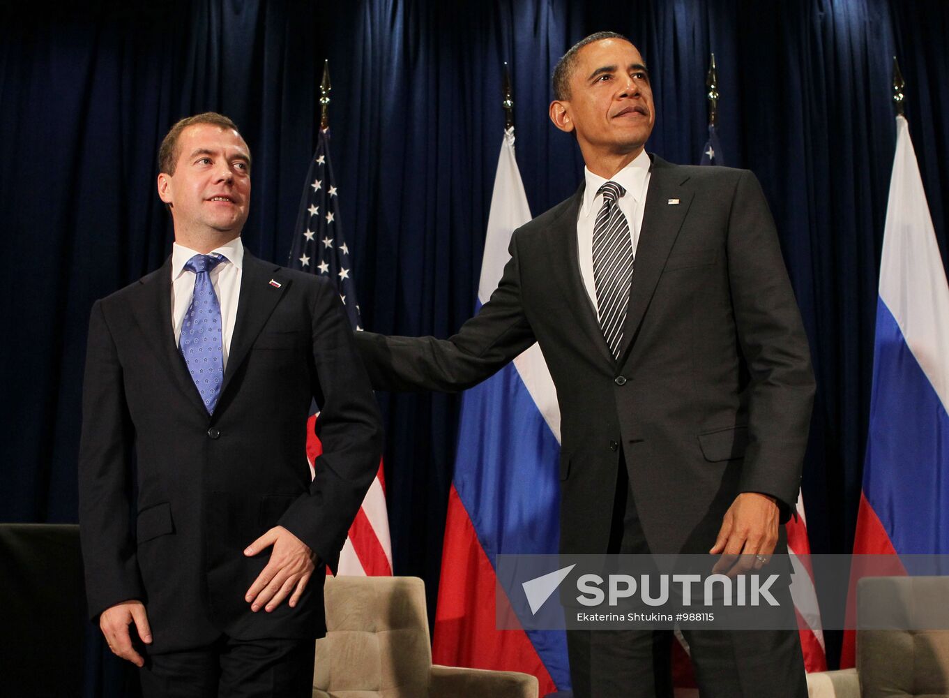 Dmitry Medvedev holds bilateral meetings at APEC summit