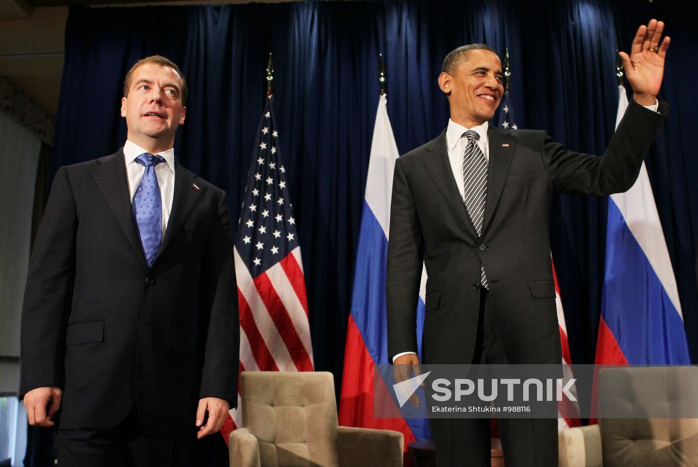 Dmitry Medvedev holds bilateral meetings at APEC summit