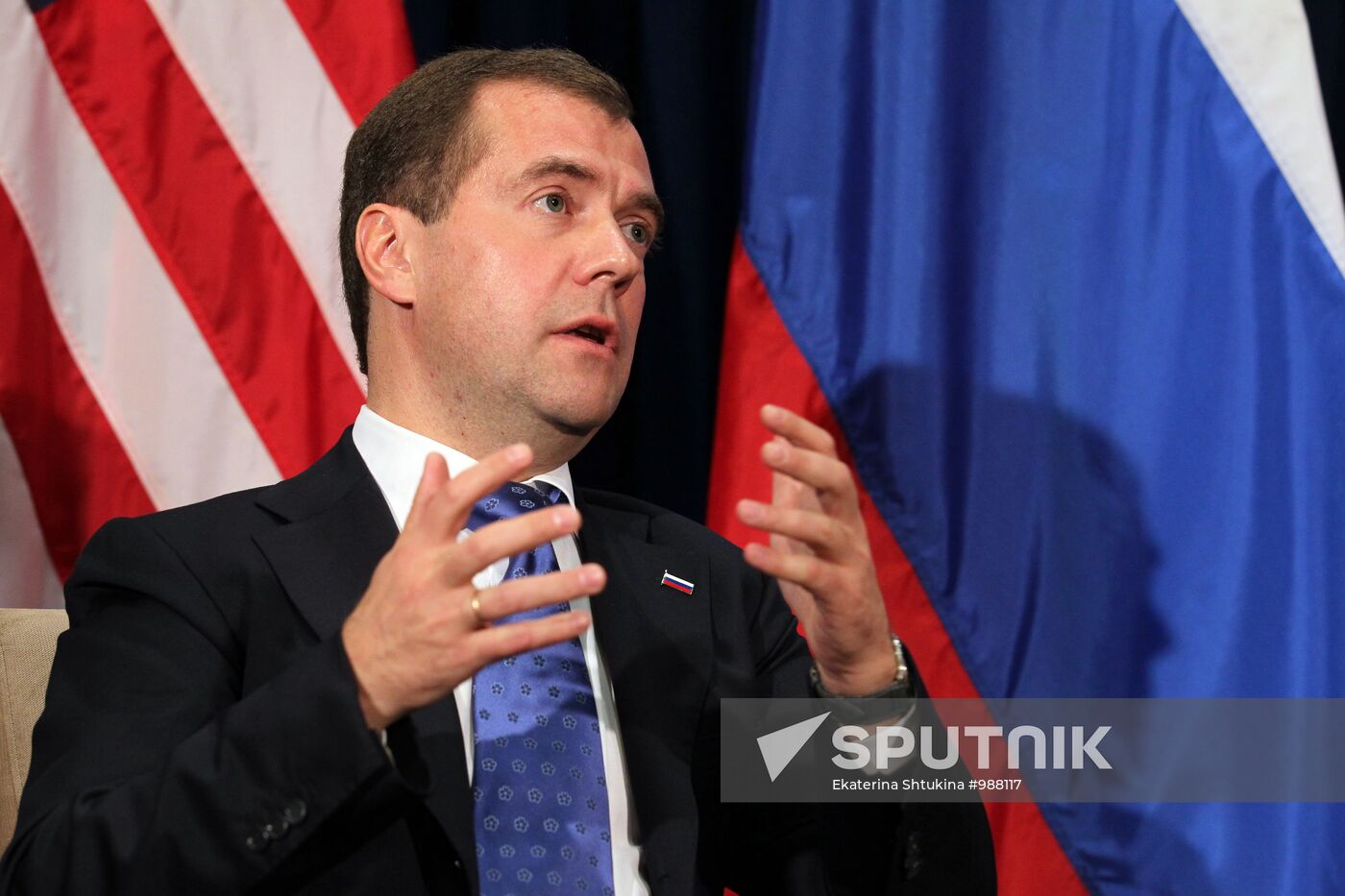Dmitry Medvedev holds bilateral meetings at APEC summit