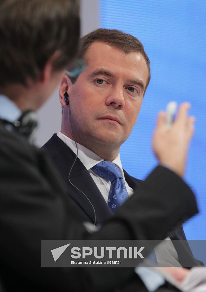 Dmitry Medvedev takes part in APEC Business summit