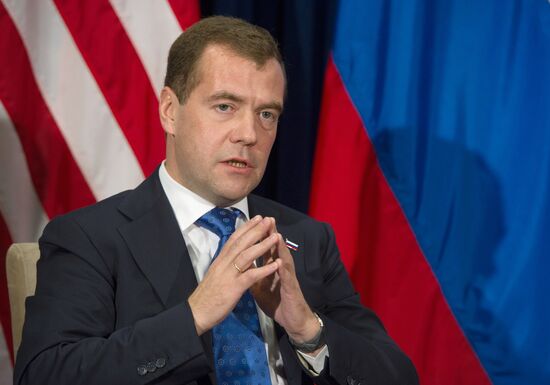 Dmitry Medvedev holds bilateral meetings at APEC summit