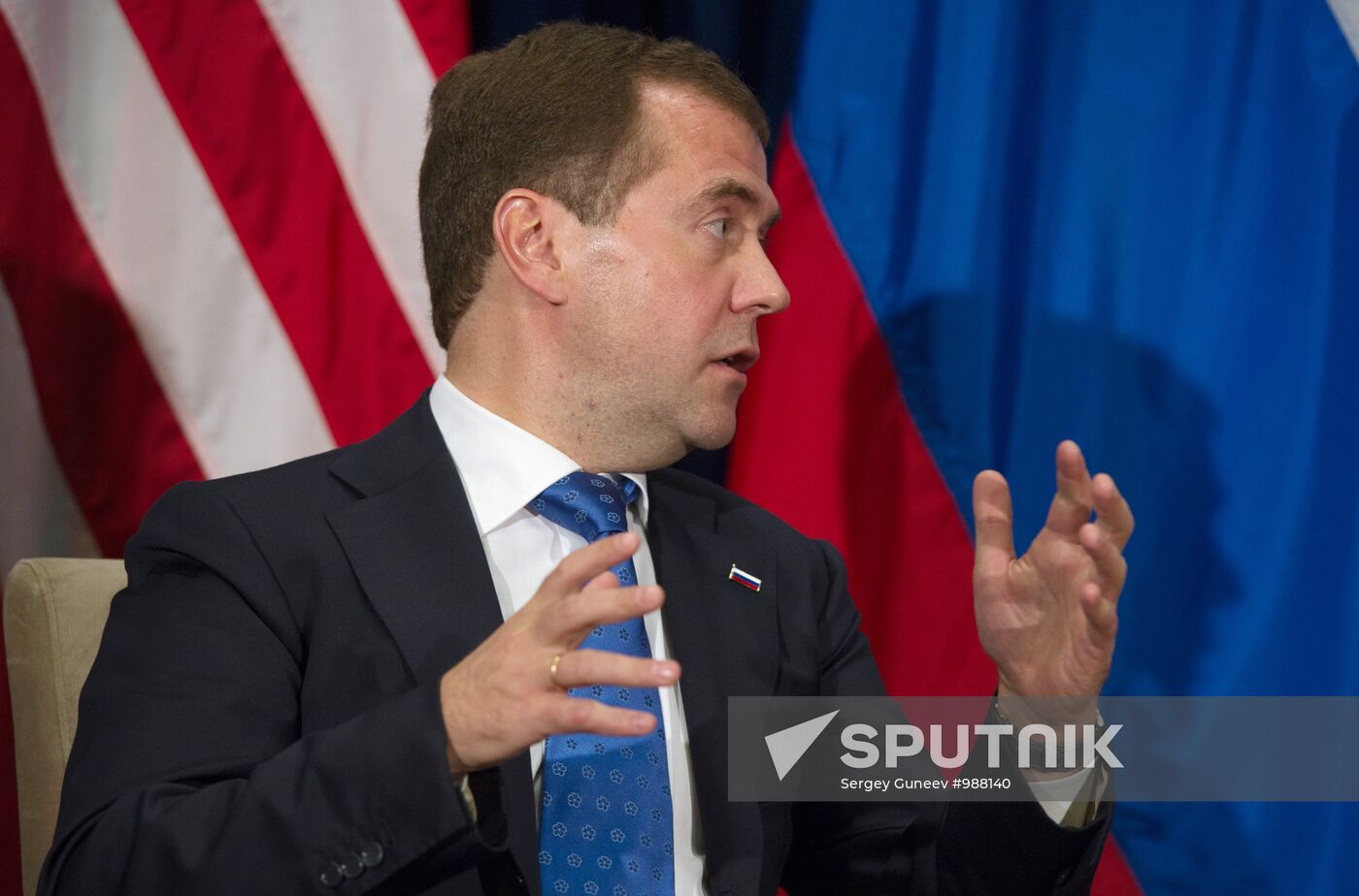 Dmitry Medvedev holds bilateral meetings at APEC summit