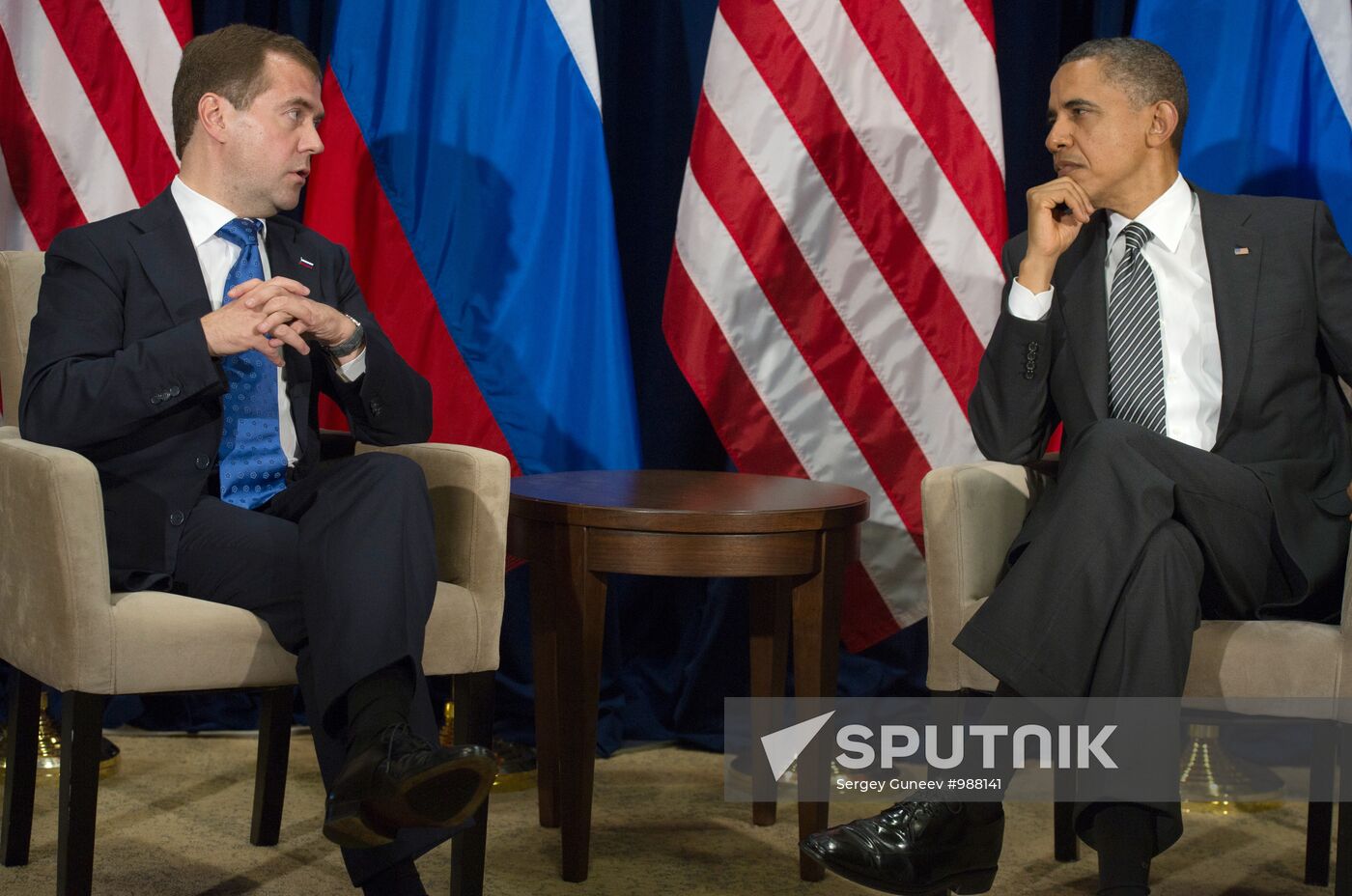Dmitry Medvedev holds bilateral meetings at APEC summit