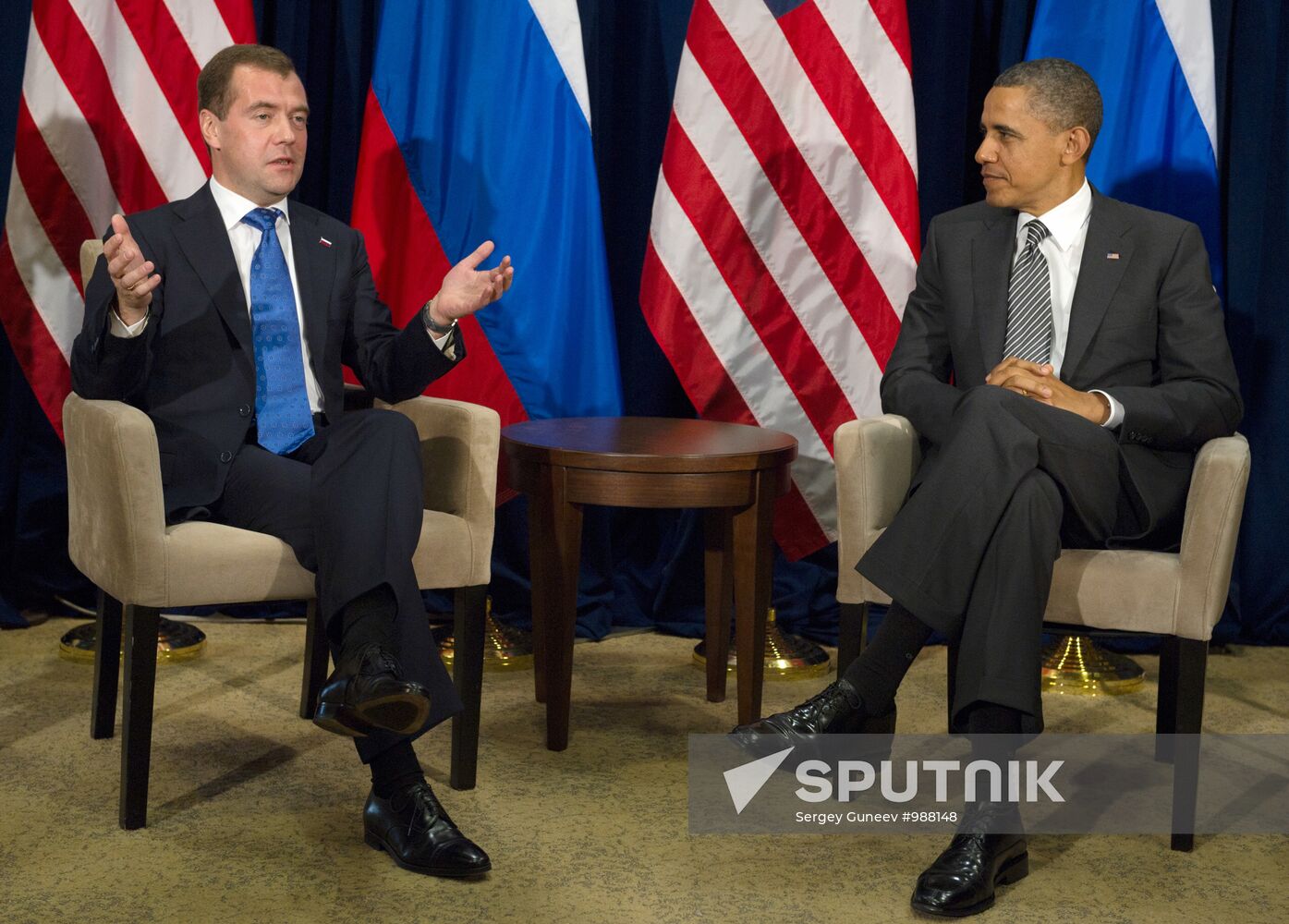 Dmitry Medvedev holds bilateral meetings at APEC summit