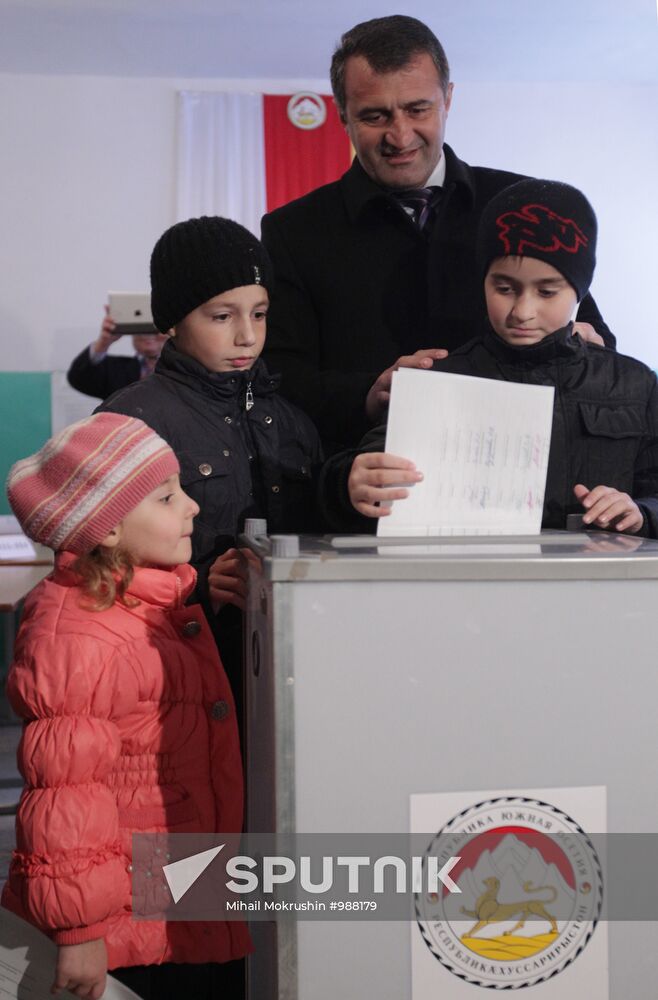 South Ossetia votes in presidential election