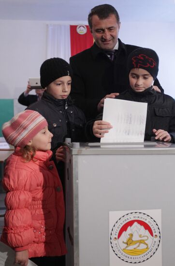 South Ossetia votes in presidential election