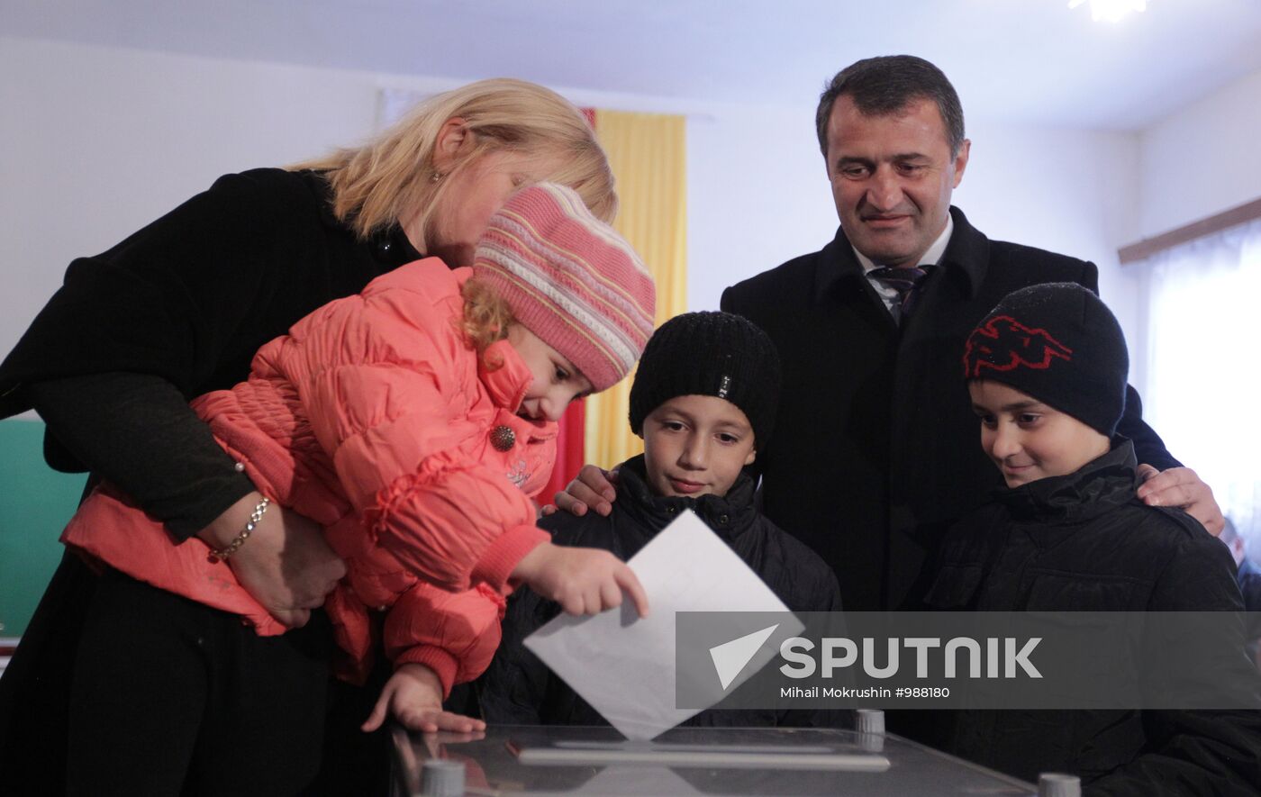 South Ossetia votes in presidential election