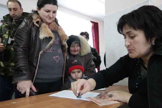 South Ossetia votes in presidential election