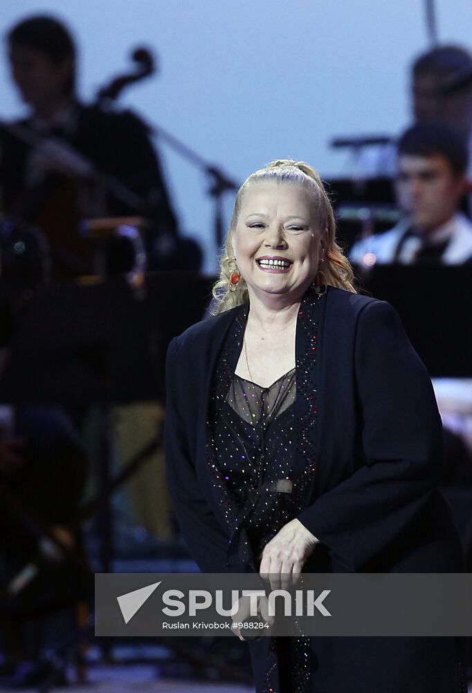 "Jubilee Vernissage" concert of poet Ilya Reznik