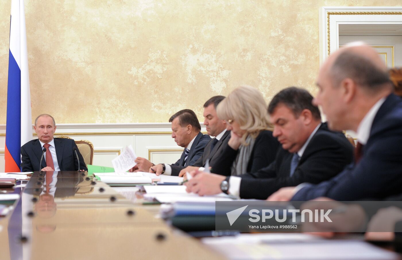 Vladimir Putin chairs government presidium meeting