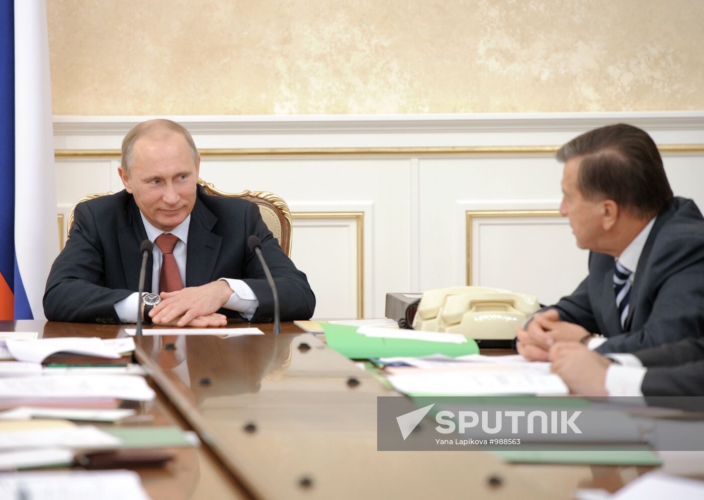 Vladimir Putin chairs government presidium meeting