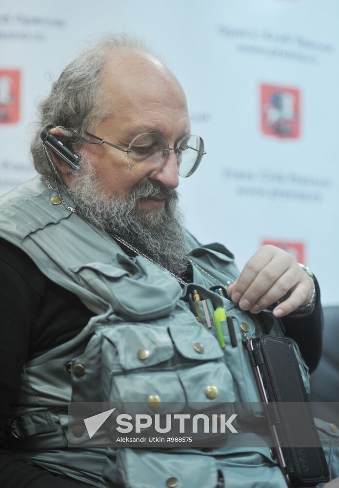 News conference by Alexei Mitrofanov and Anatoly Wasserman