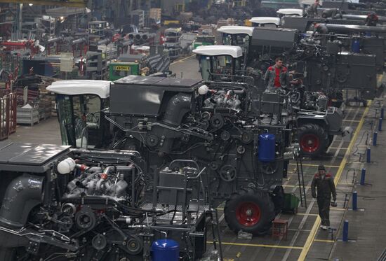 Rostselmash plant at work