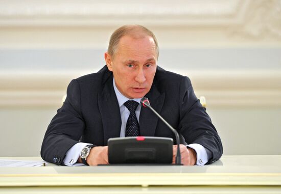 Vladimir Putin meets with German business leaders