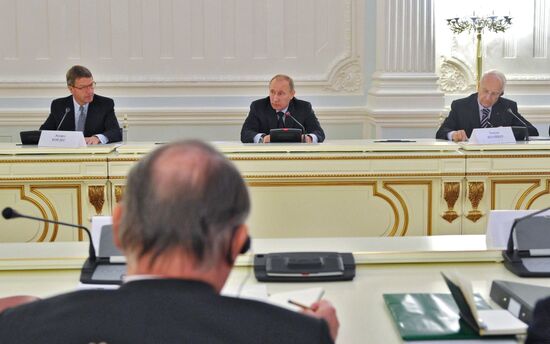 Vladimir Putin meets with German business leaders