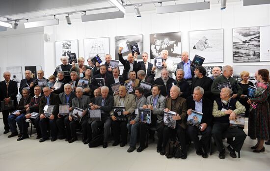 Exhibition of photos by World Press Photo 1955-2010 winners